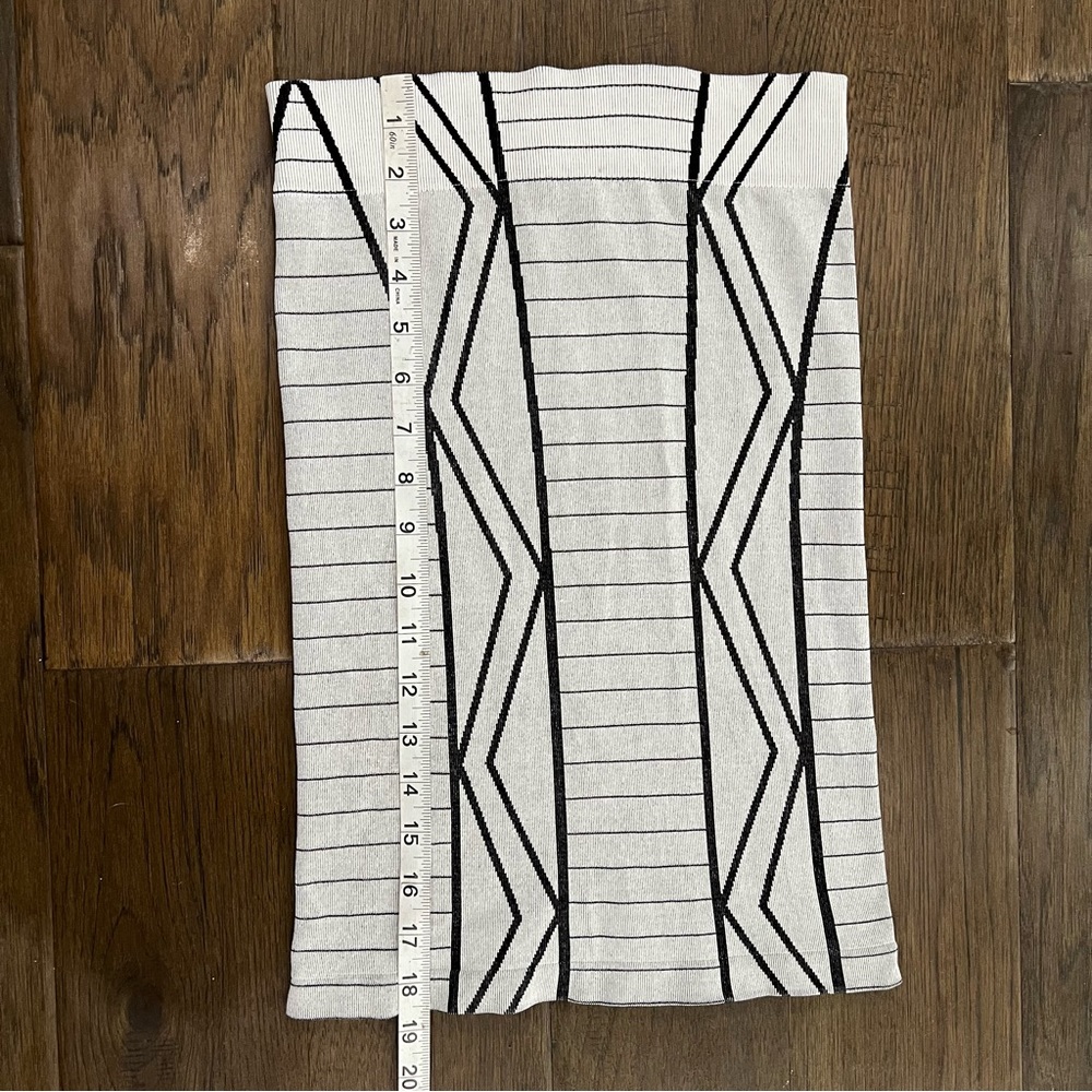 BCBGeneration Skirt - Picture 5 of 7